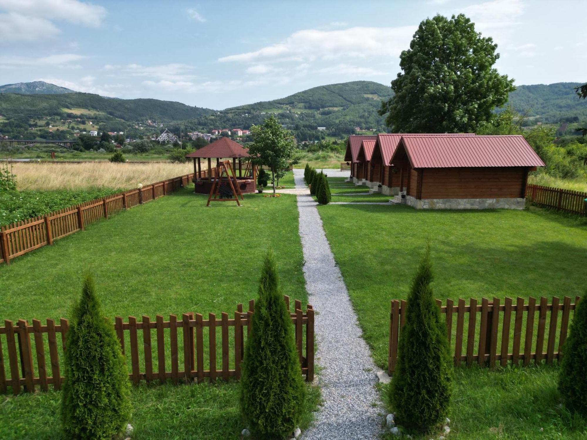 Tara Valley Eco Lounge โมจโคแวก ภายนอก รูปภาพ
